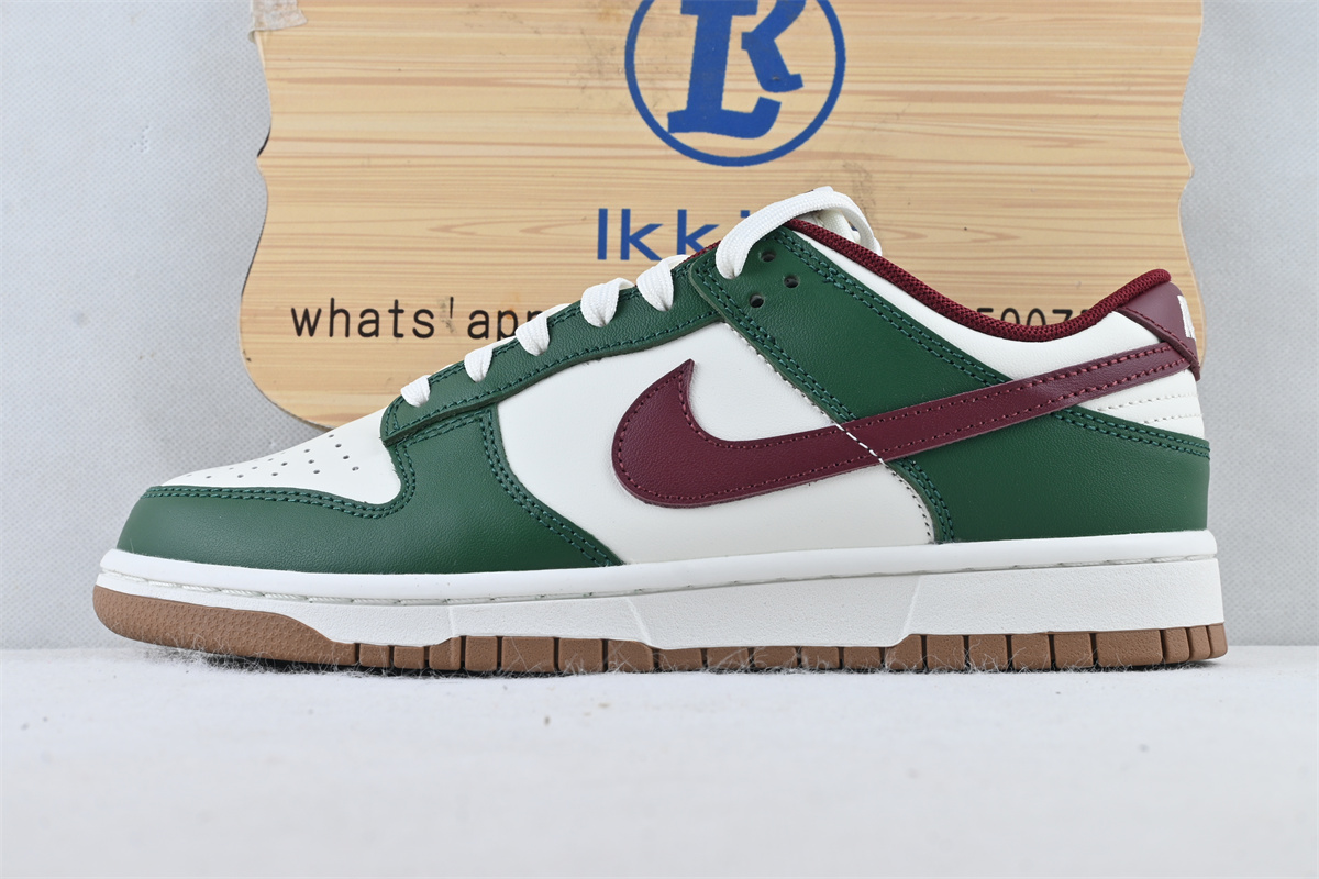 Nike Dunk Low 