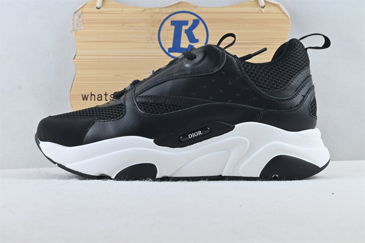 D10r B22 Black
