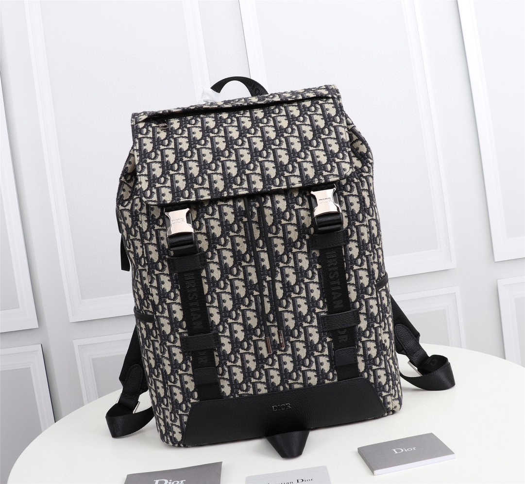 D10r  Backpack