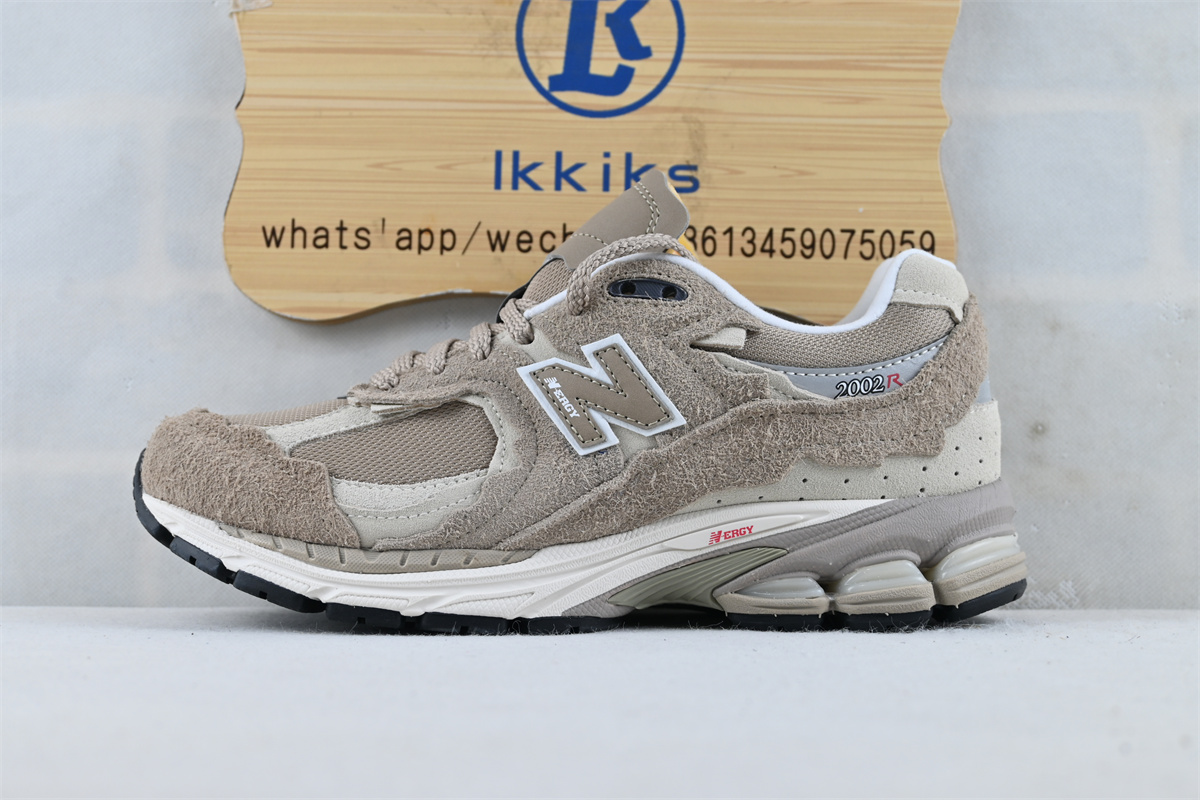 New Balance 2002R Protection Pack Driftwood