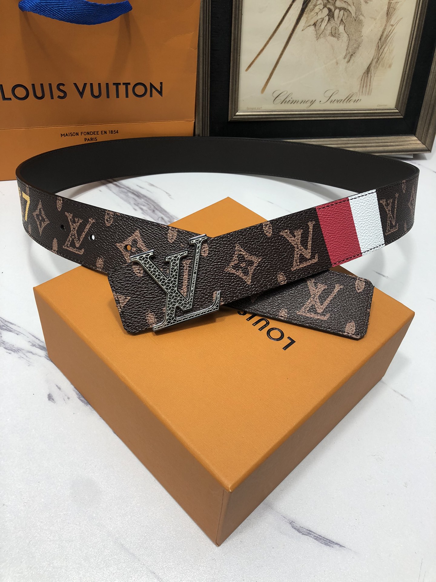 L0vis Vvtt0n belt