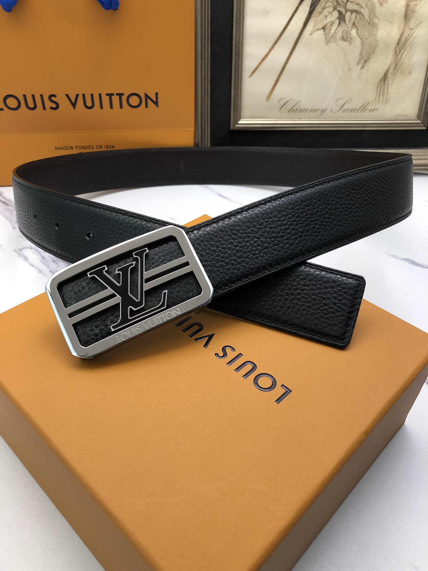 L0vis Vvtt0n belt