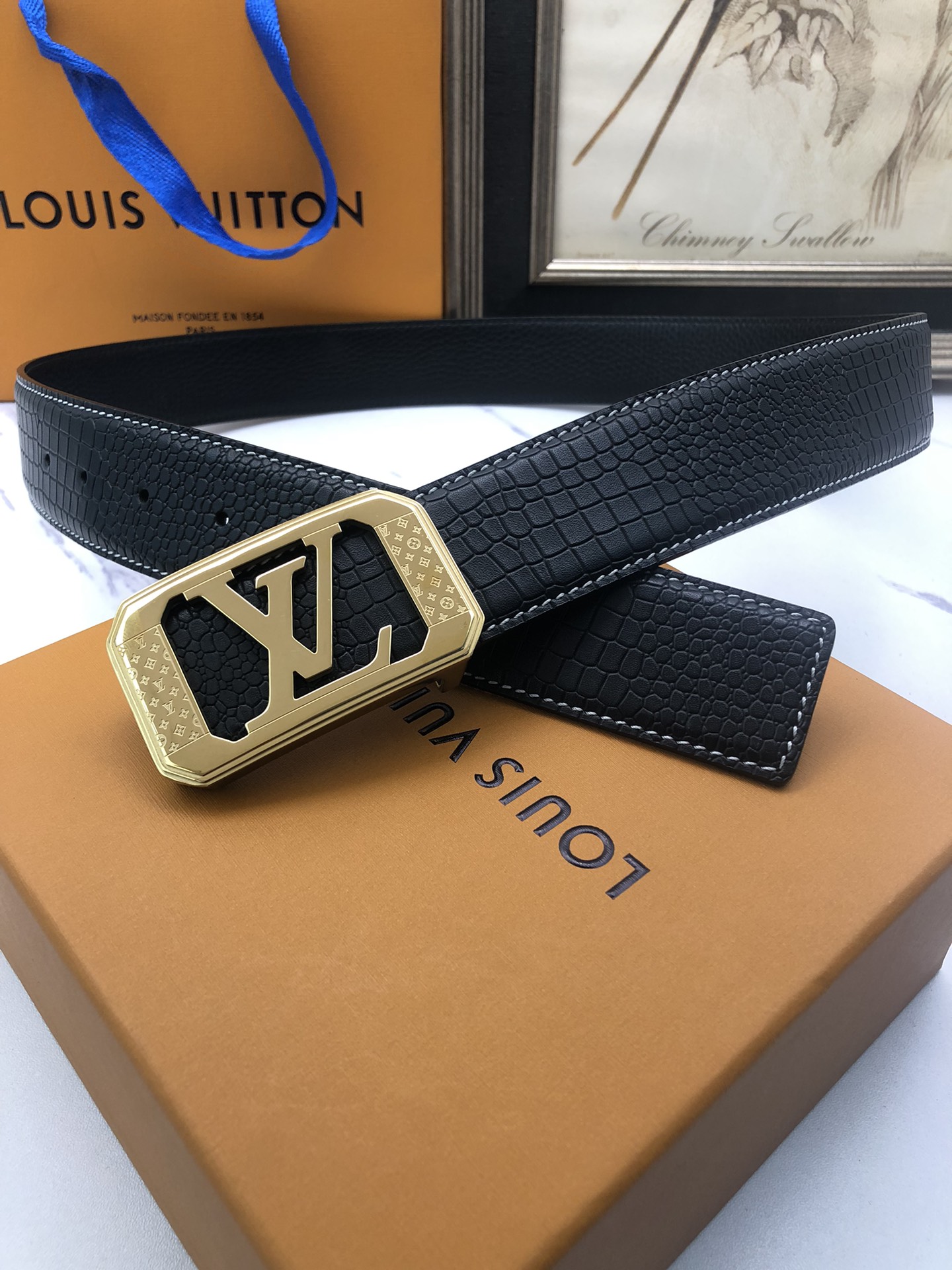 L0vis Vvtt0n belt