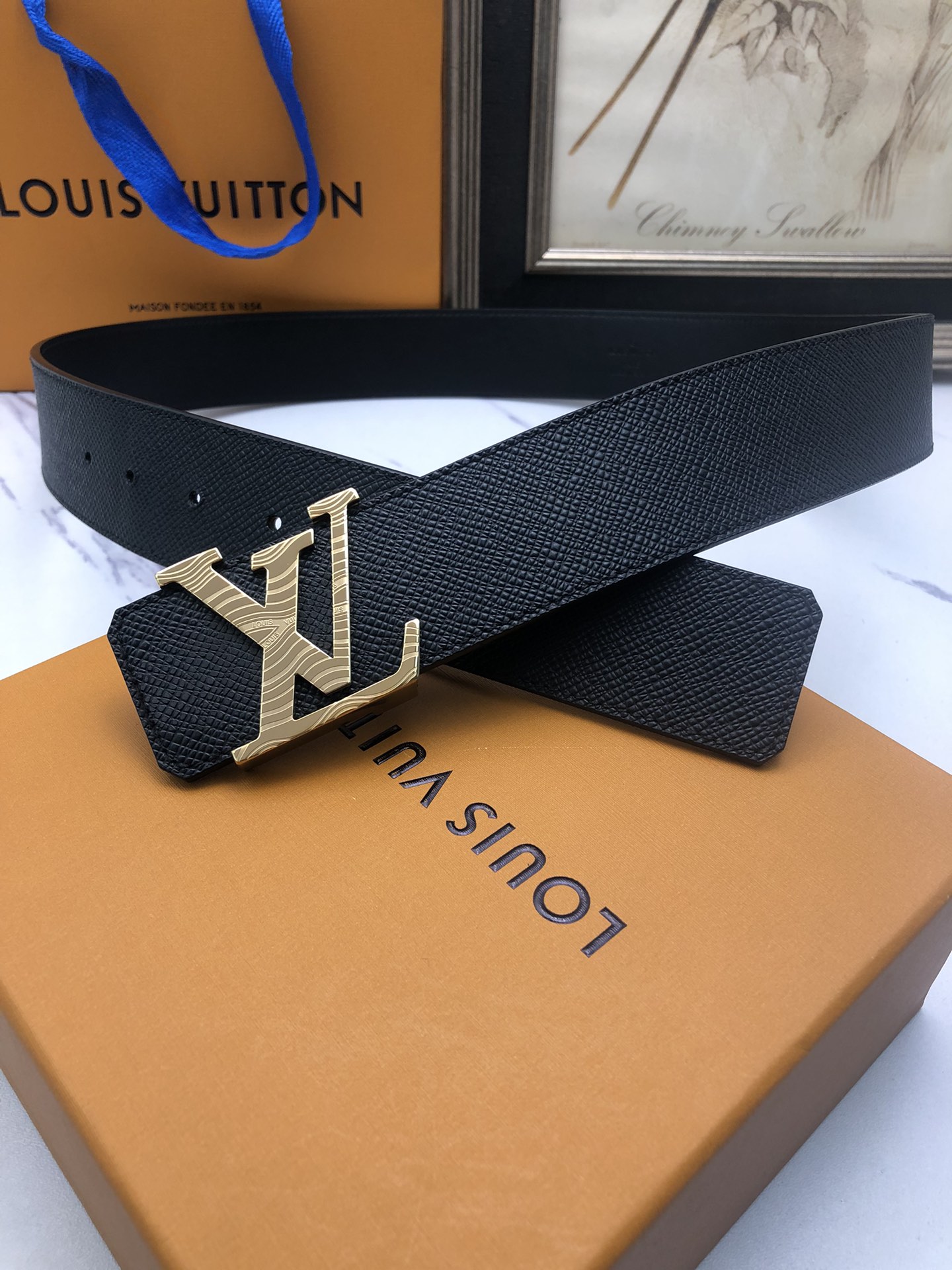 L0vis Vvtt0n belt