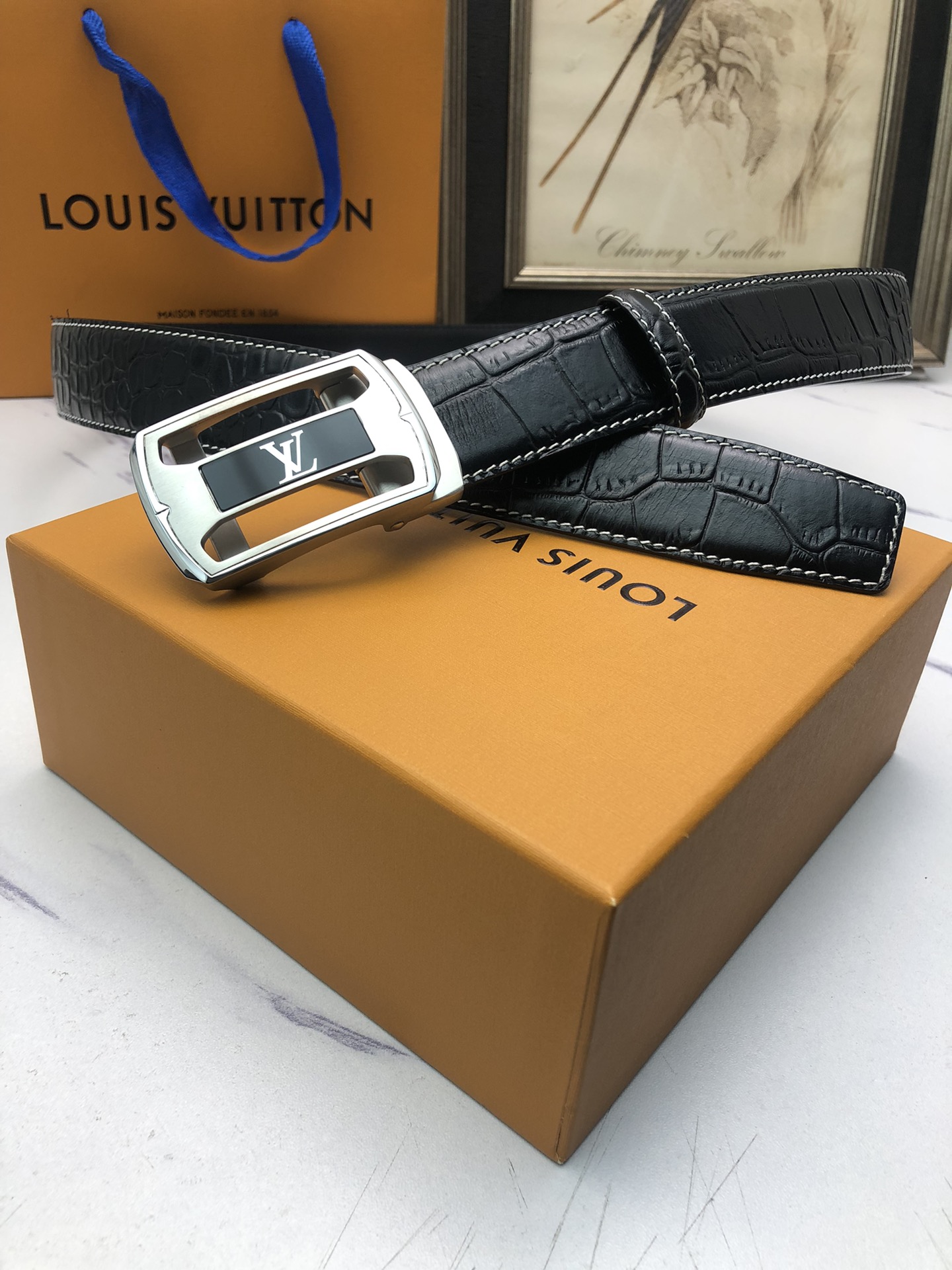 L0vis Vvtt0n belt