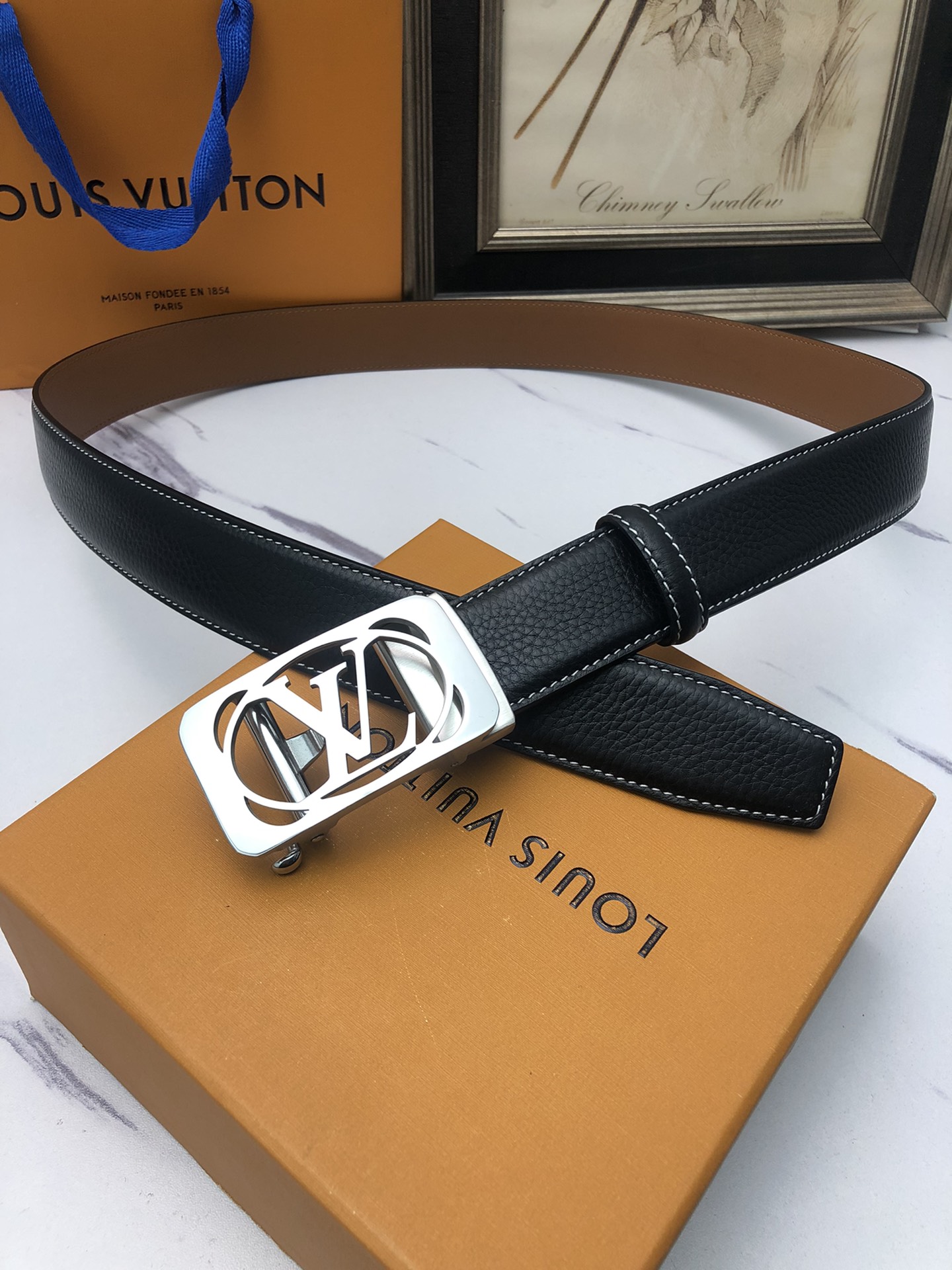 L0vis Vvtt0n belt