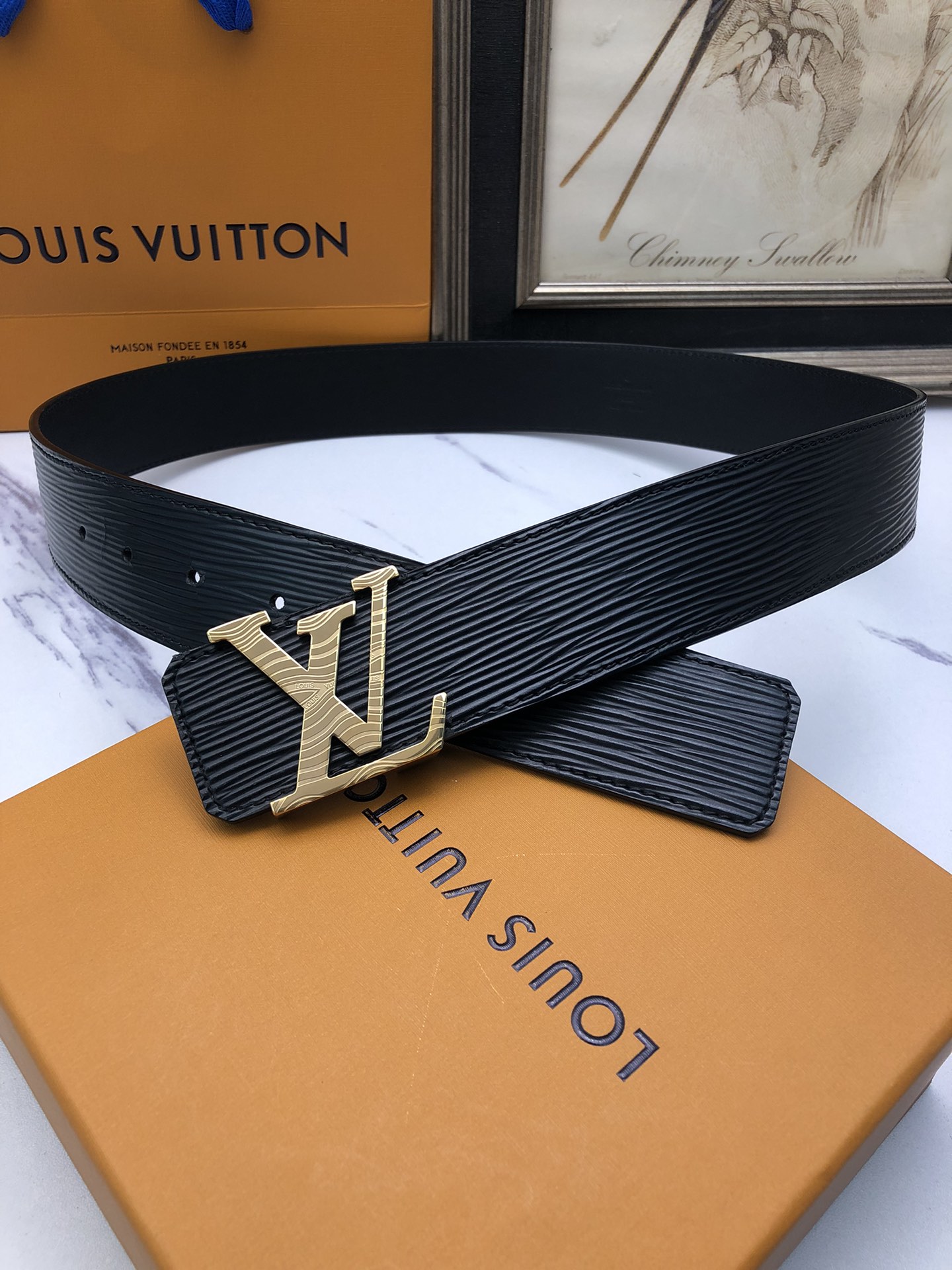 L0vis Vvtt0n belt