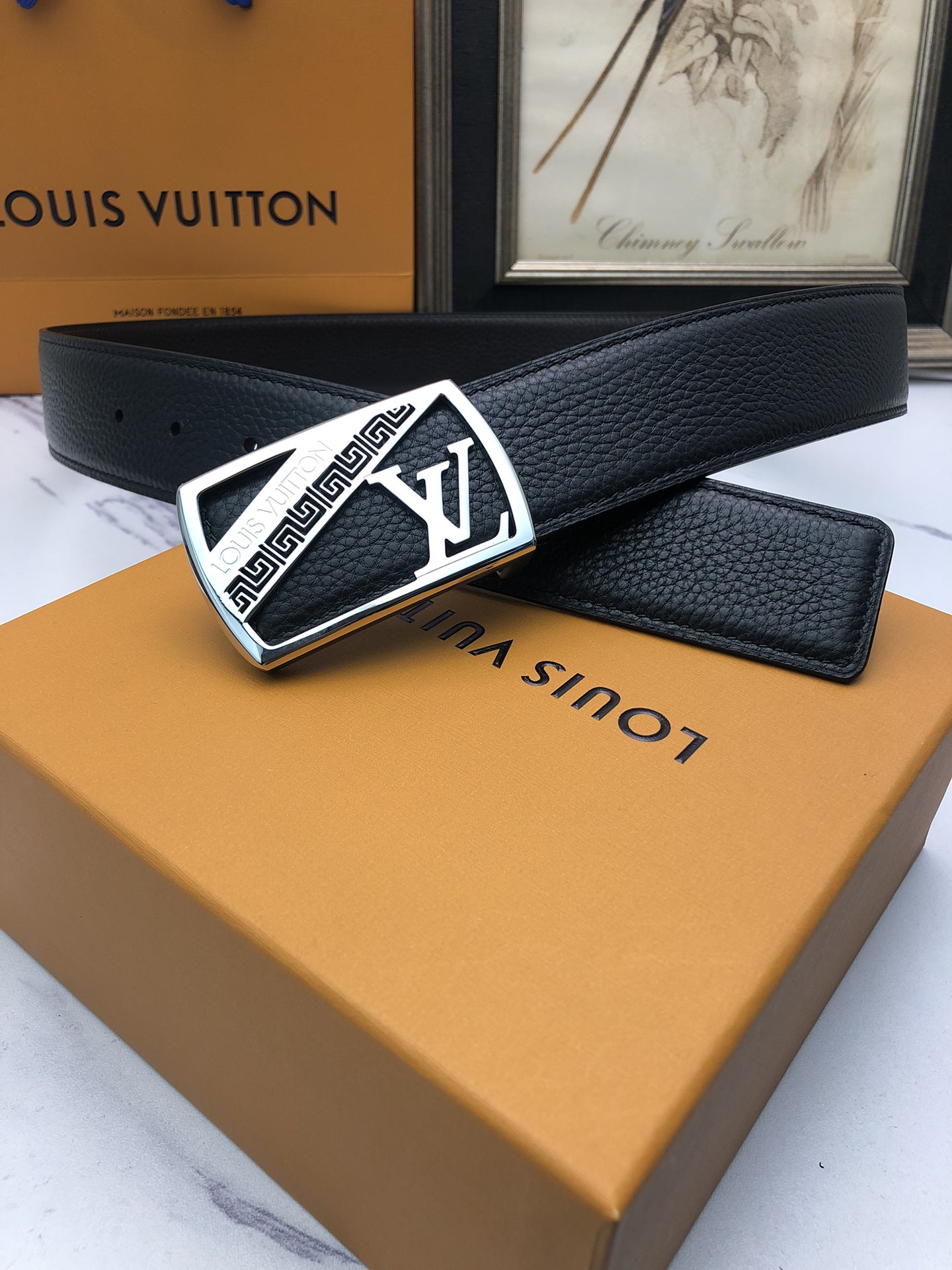 L0vis Vvtt0n belt