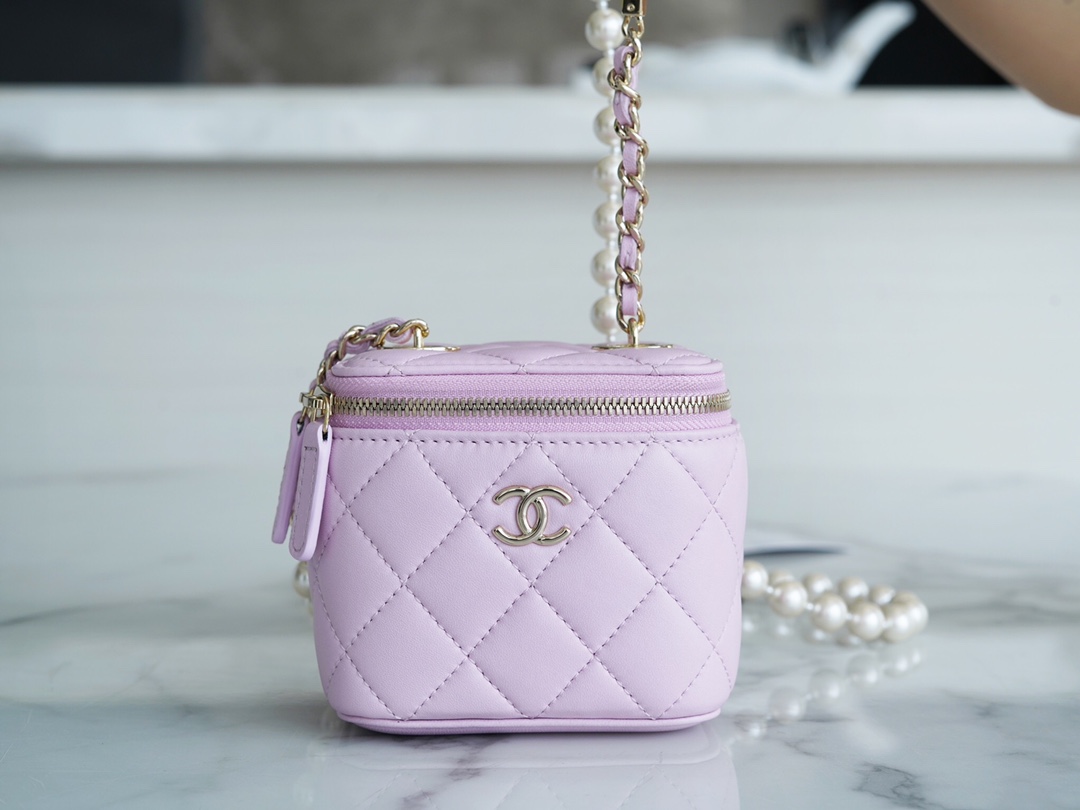 Ch**el bag (10.5x9x7.5)