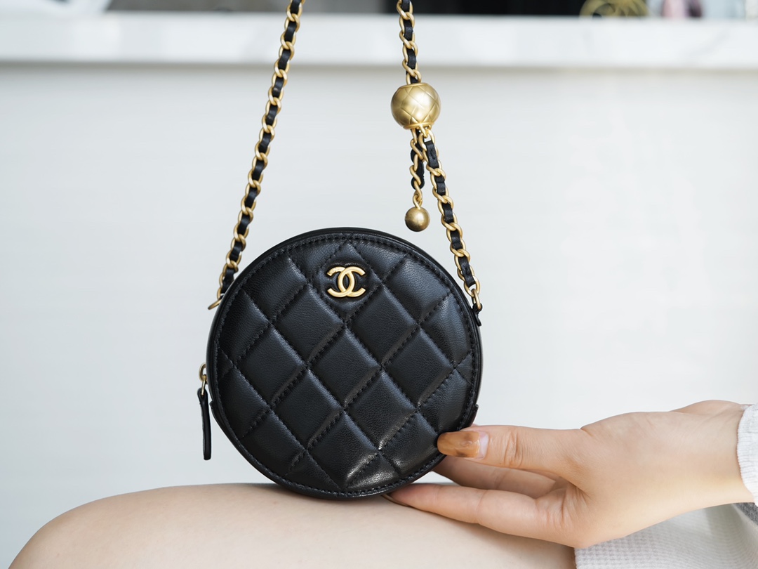 Ch**el bag