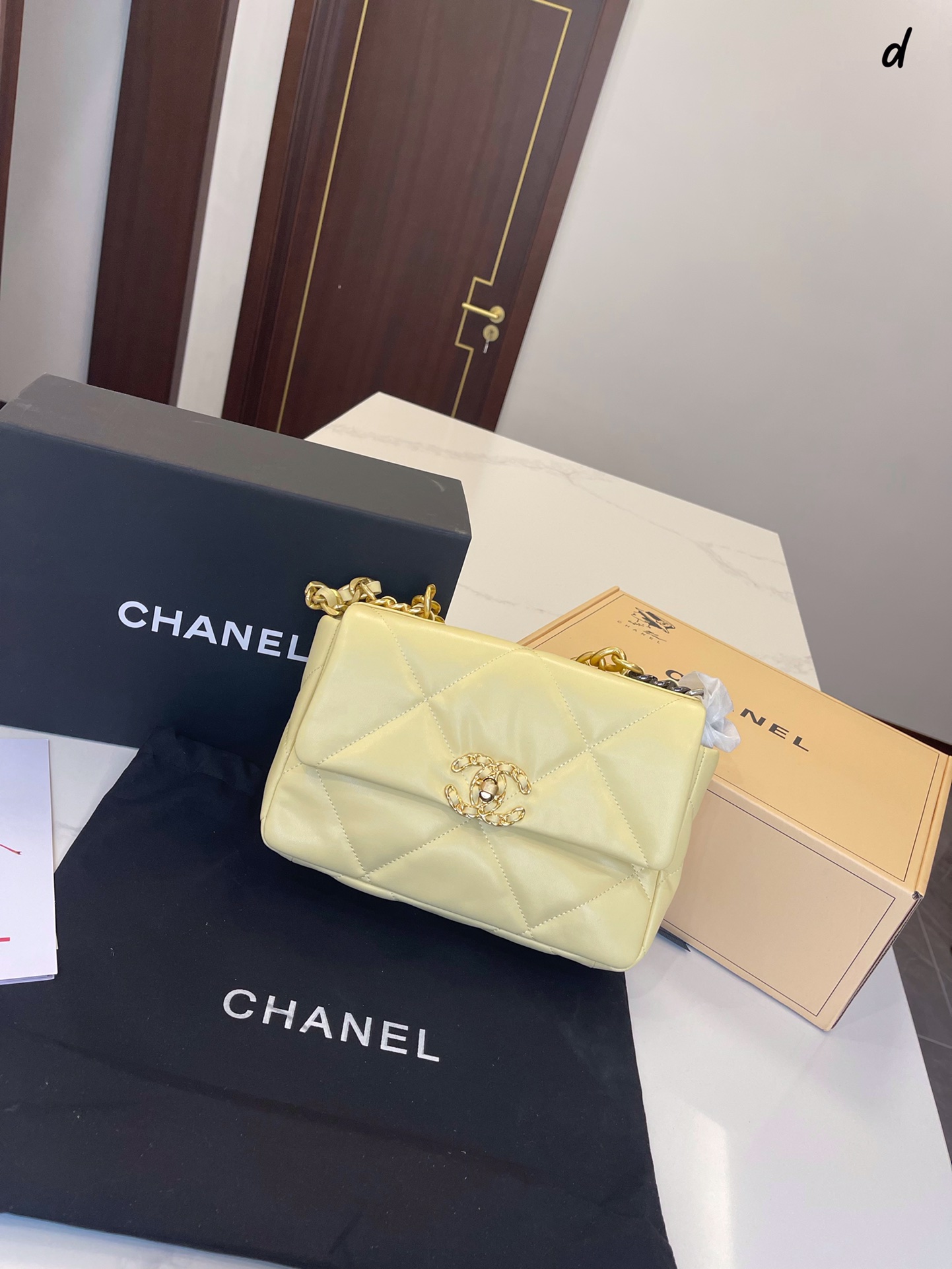Ch**el bag