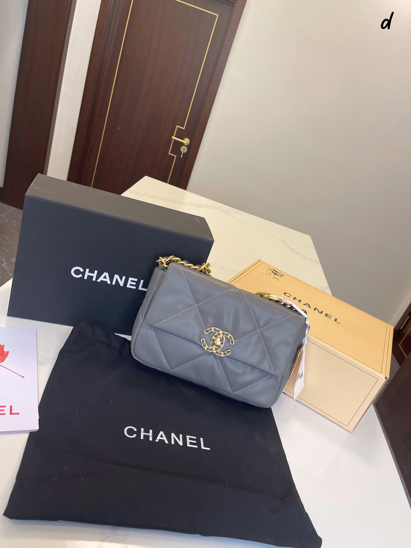 Ch**el bag