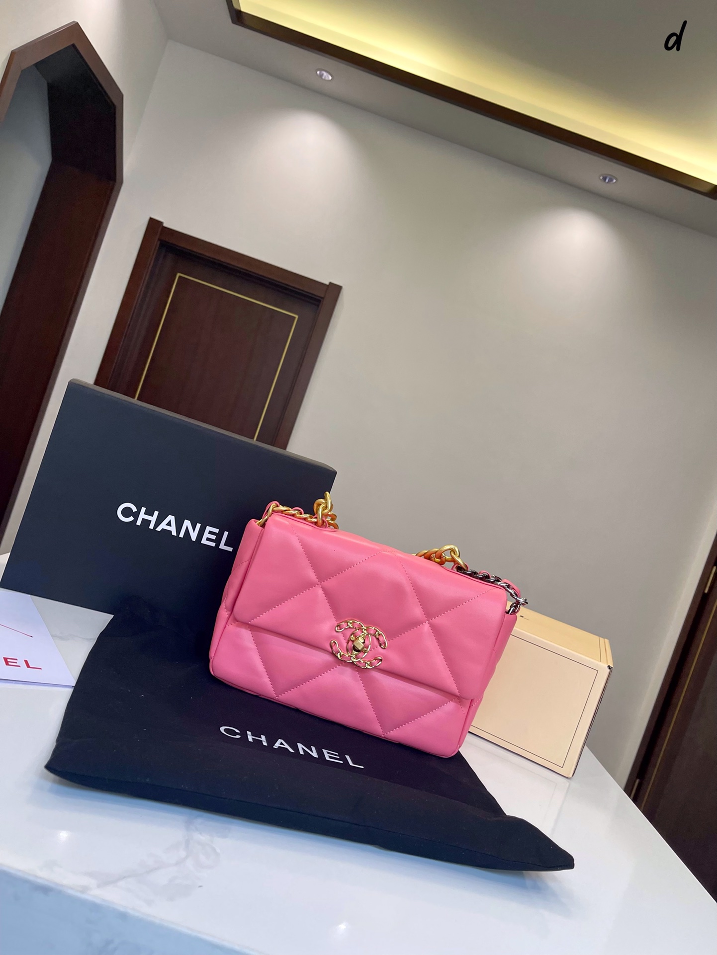 Ch**el bag