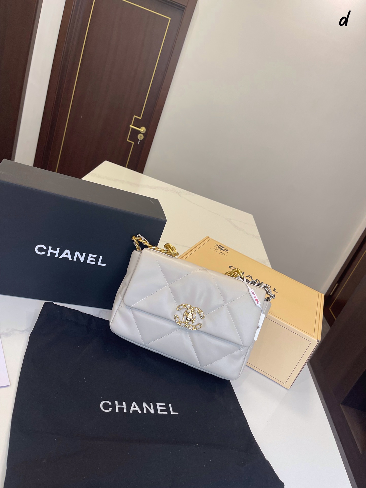 Ch**el bag