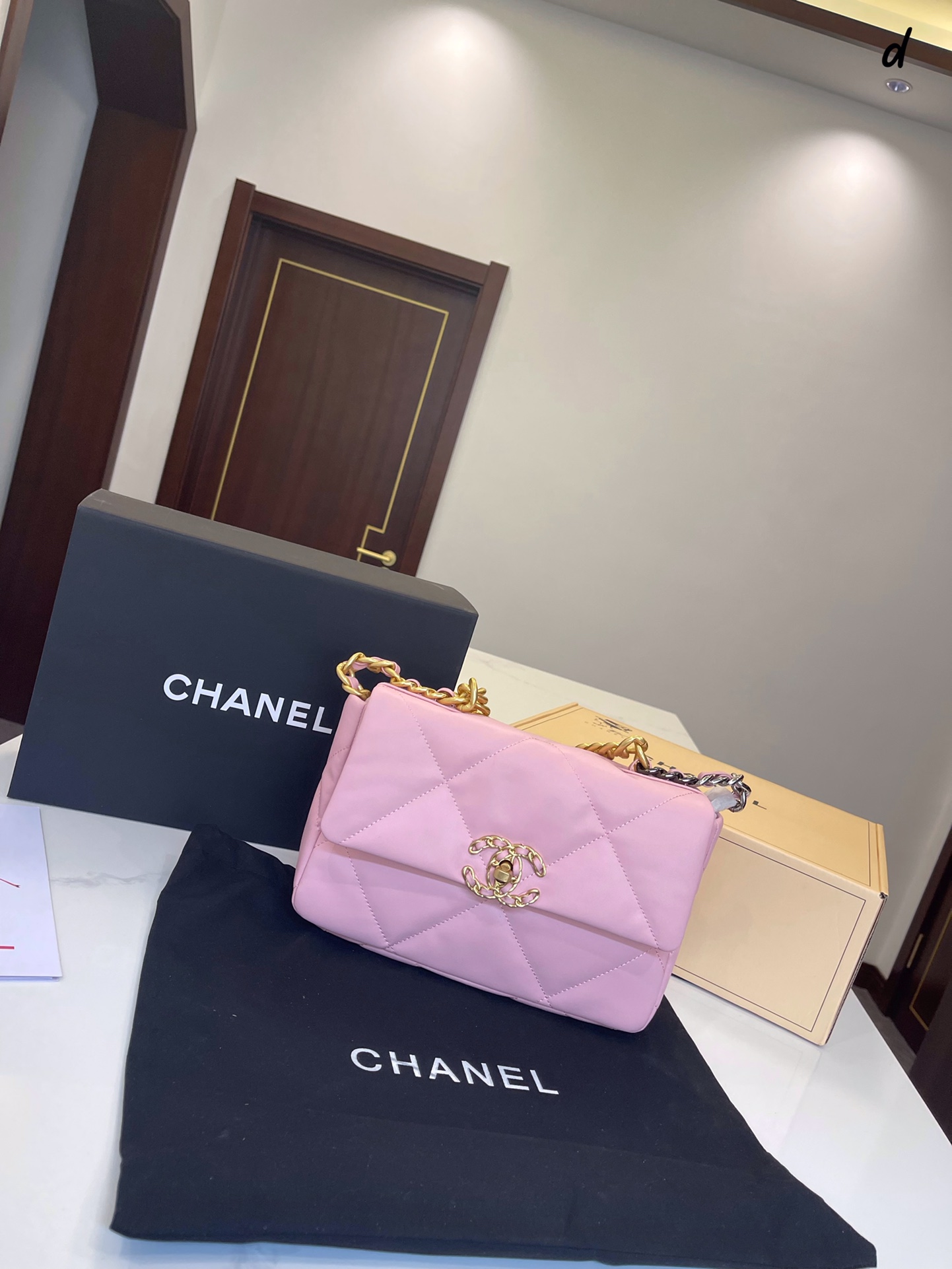 Ch**el bag