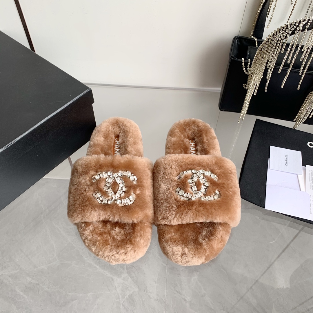 Ch**el Slipper