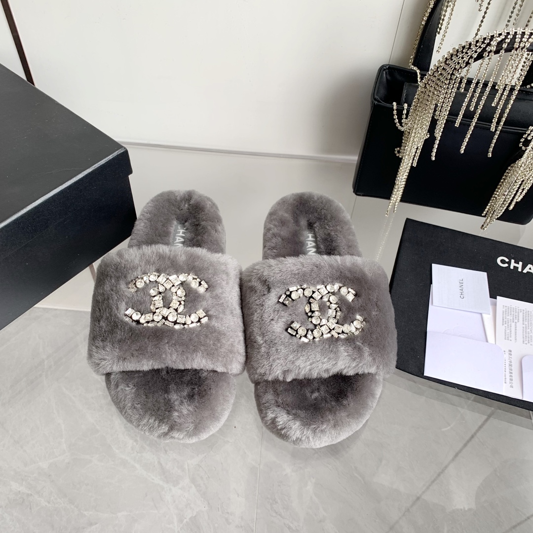 Ch**el Slipper