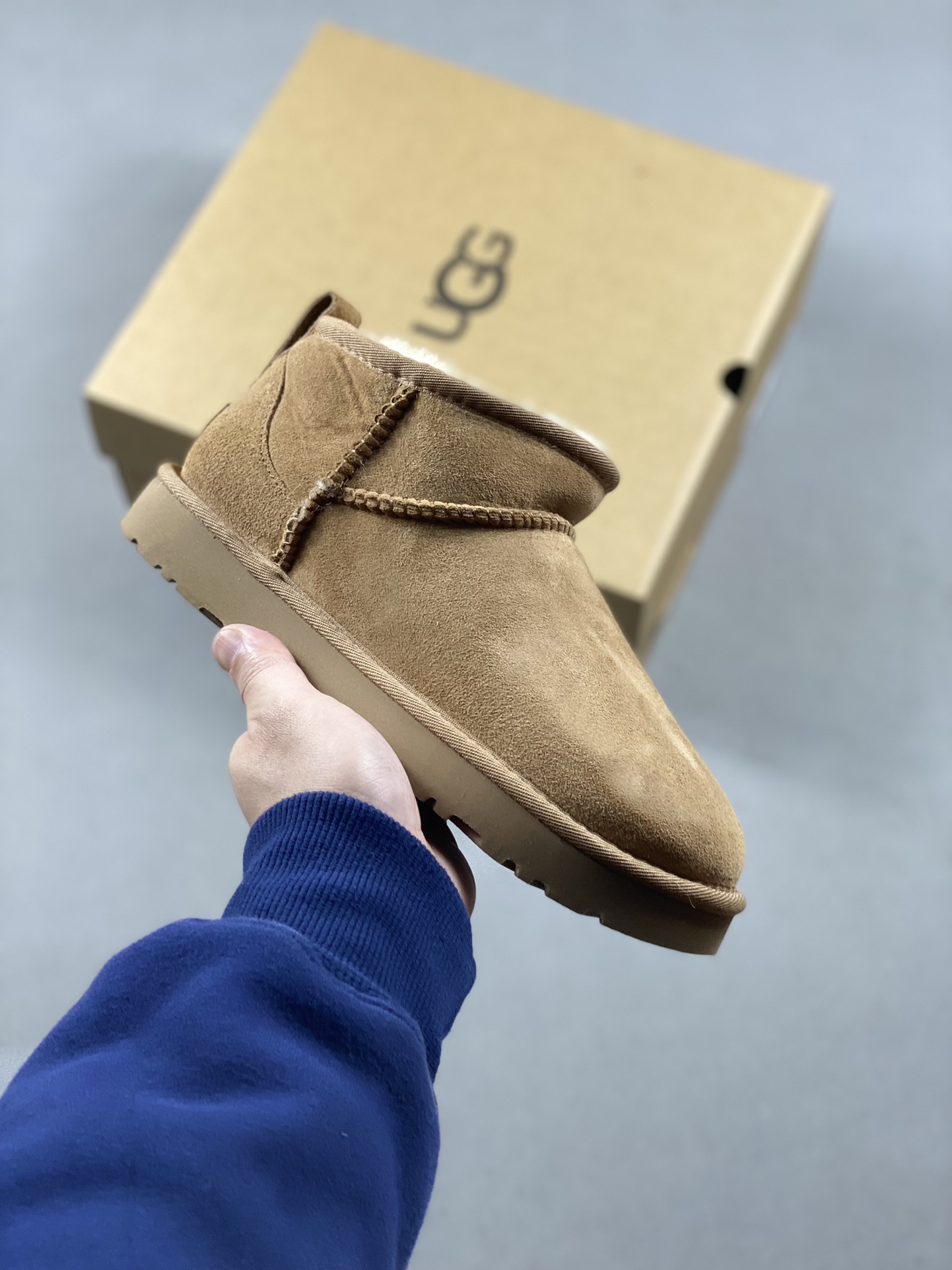 UGG