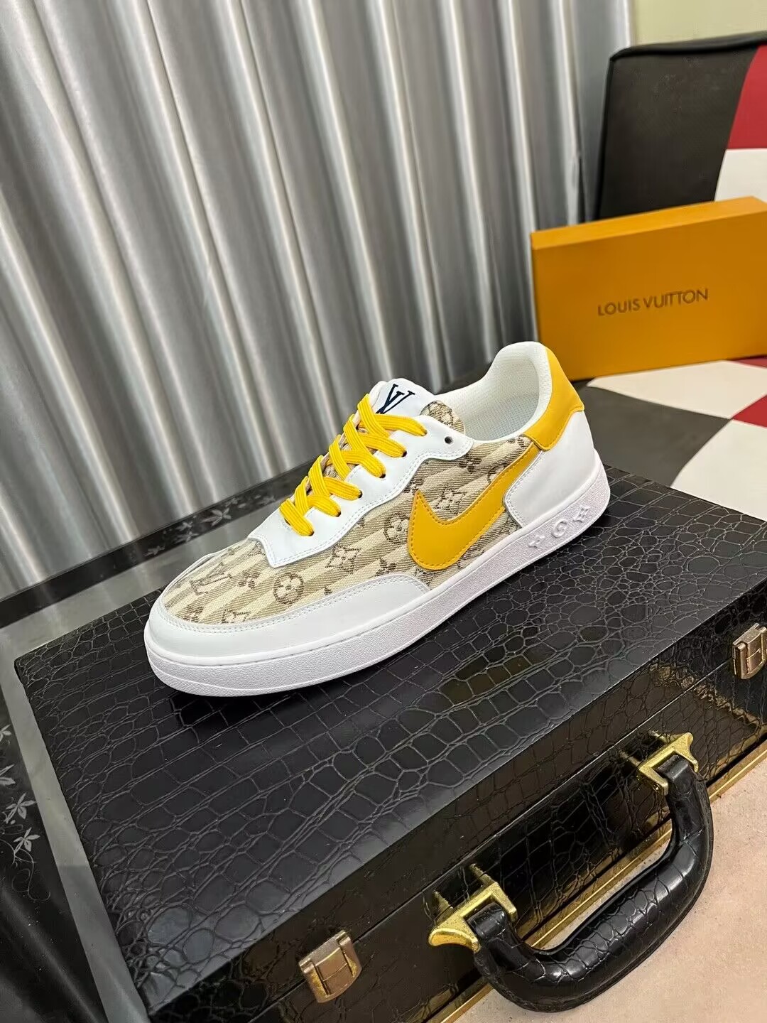 Nike x L0vis Vvtt0n