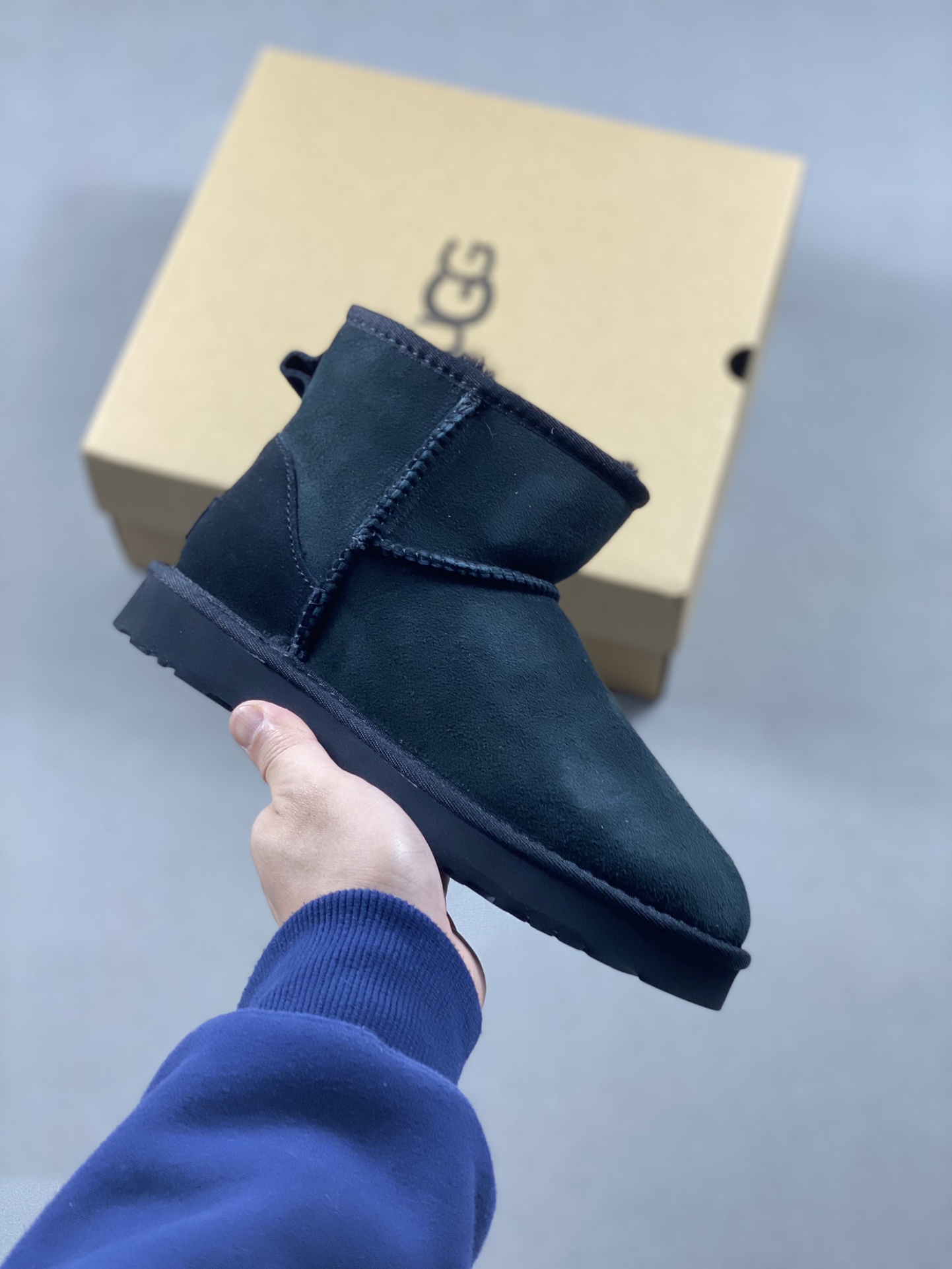 UGG