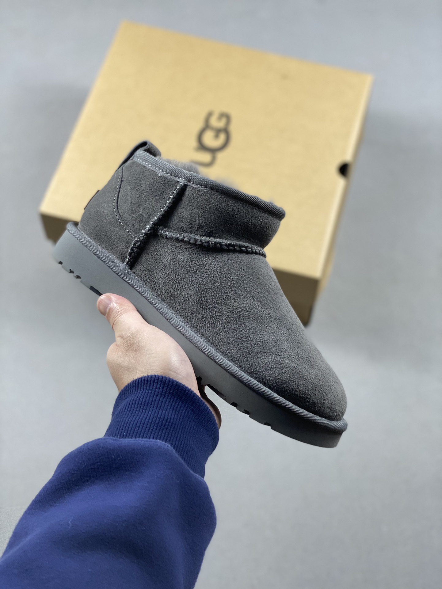 UGG