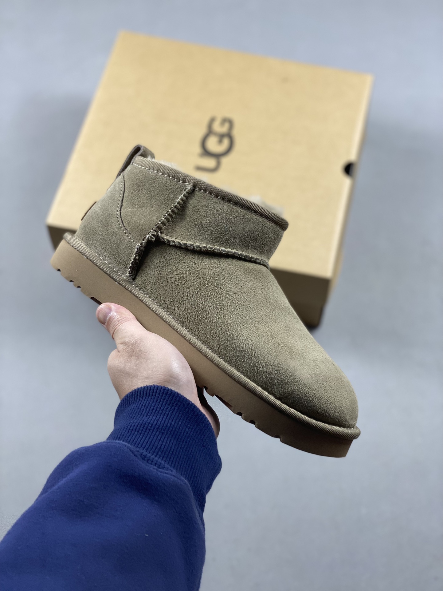 UGG