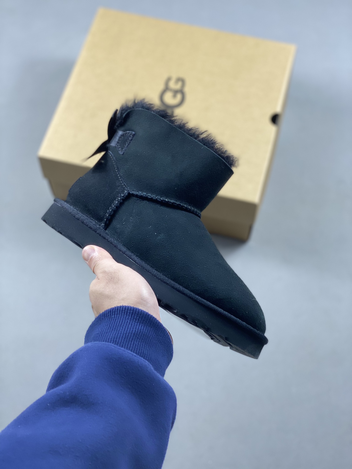 UGG