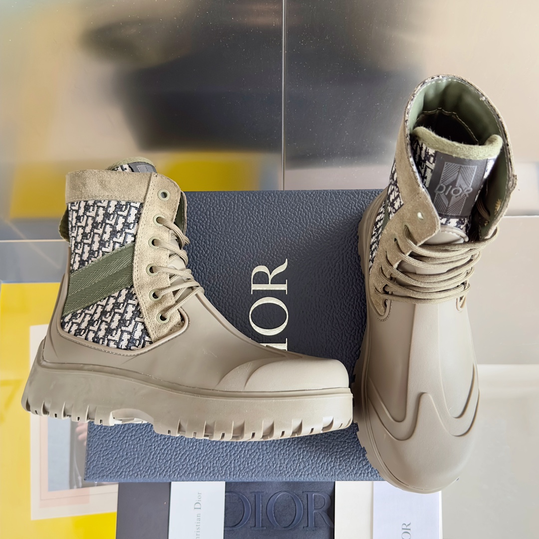 D10r Boots