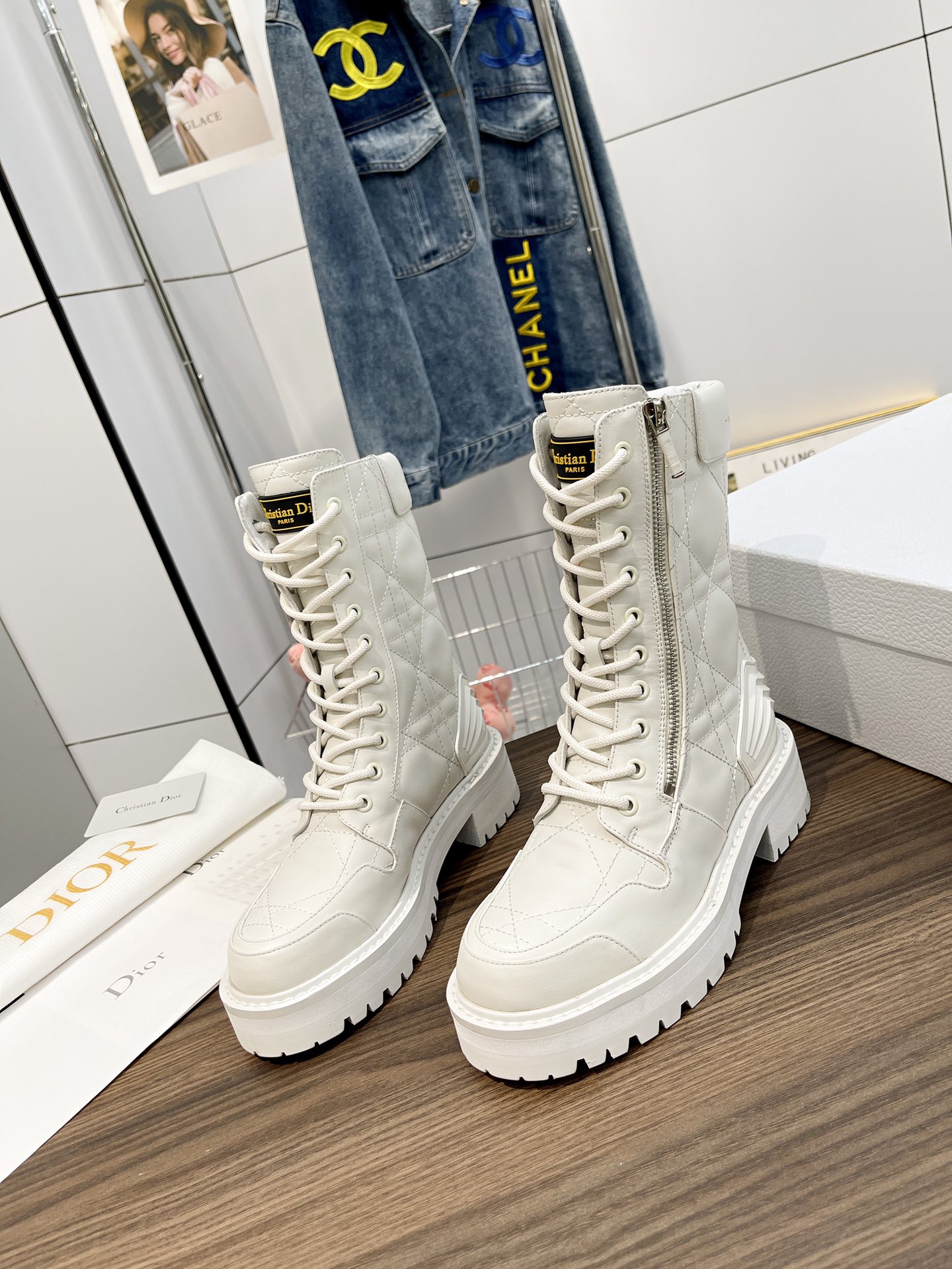D10r Boots
