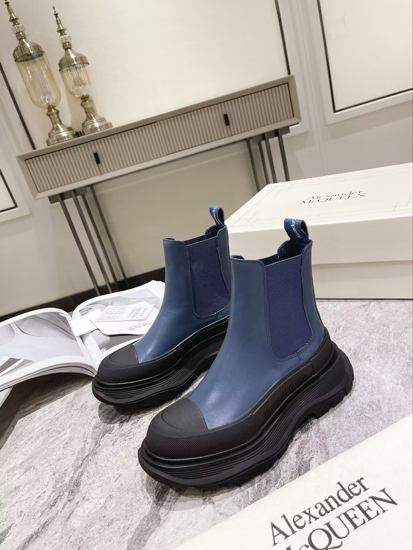 A1exa*der Mcqv*en Boots