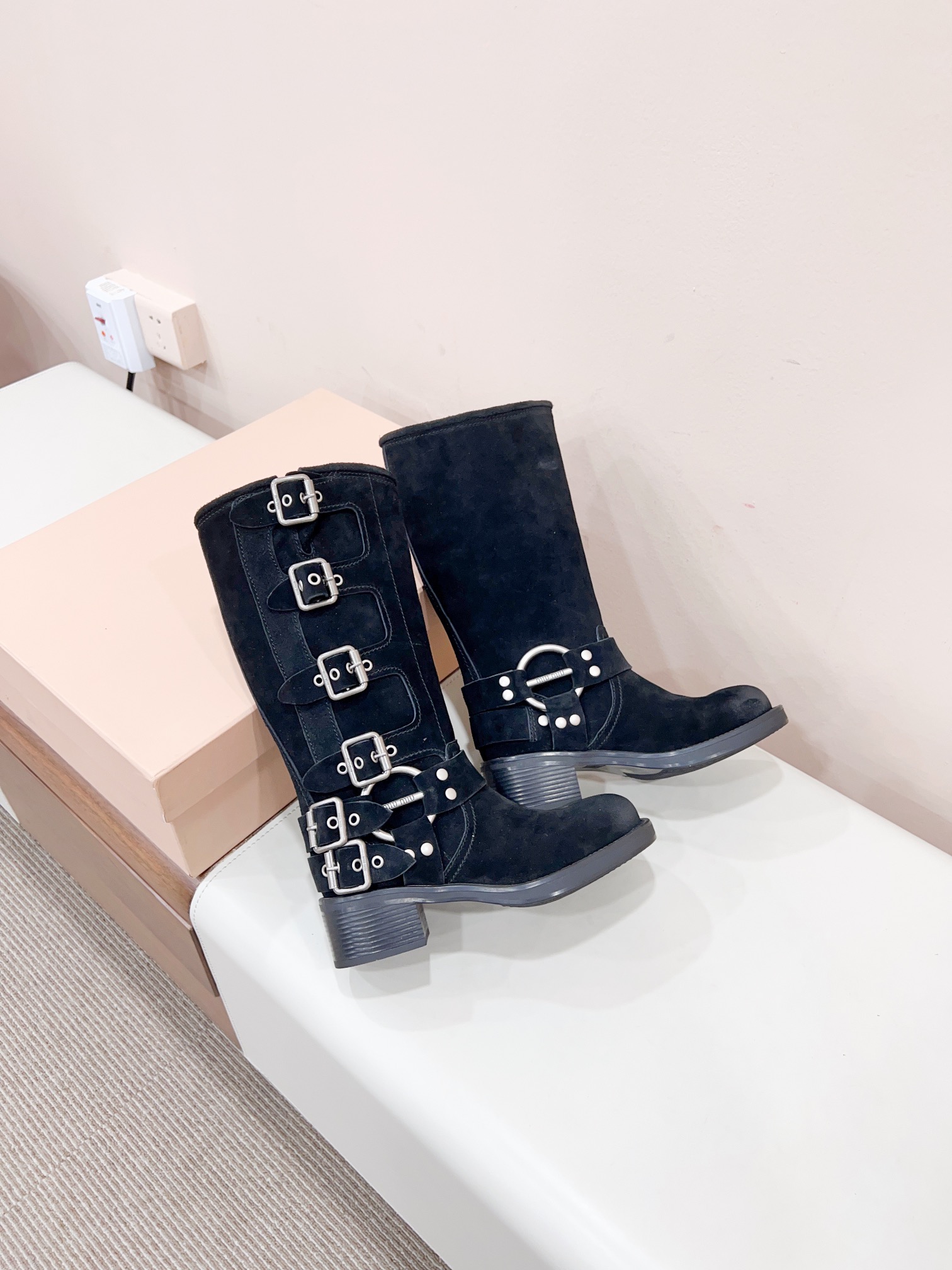 M1um1u Boots