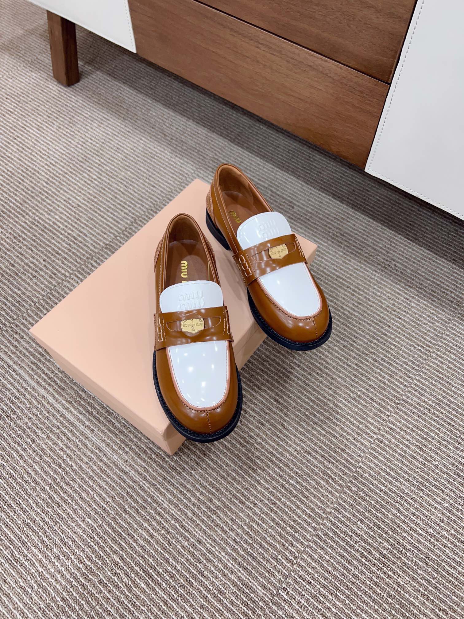 M1um1u Loafer Shoes