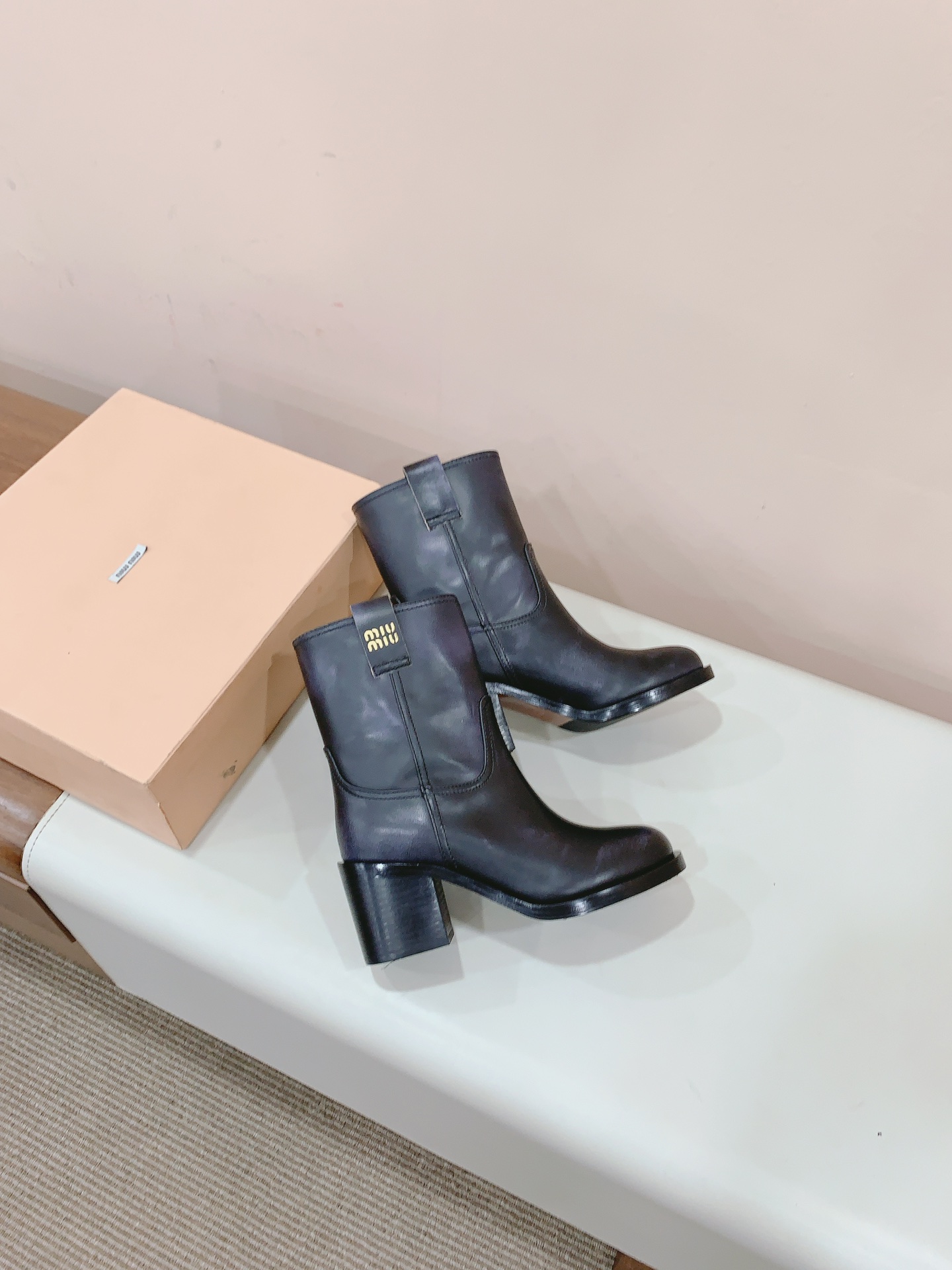 M1um1u Boots