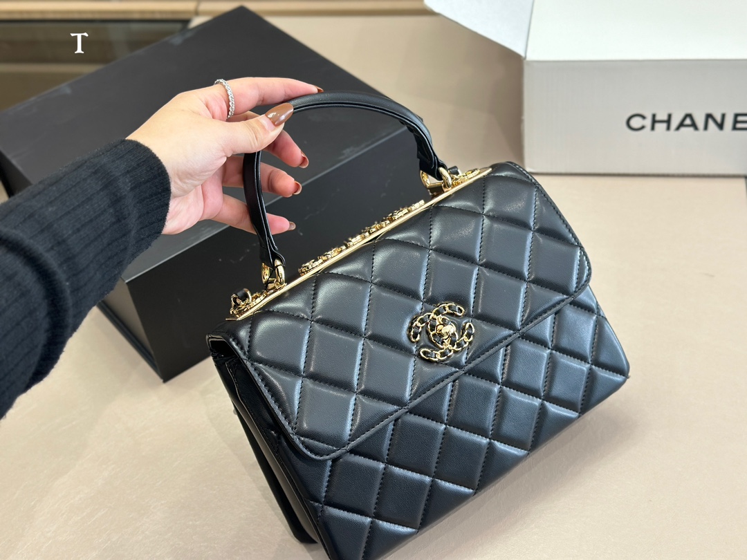 Ch**el bag