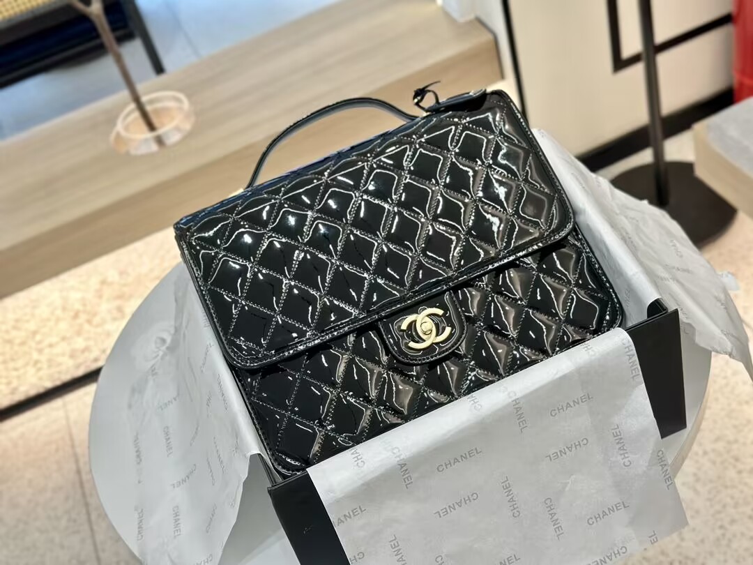 Ch**el bag