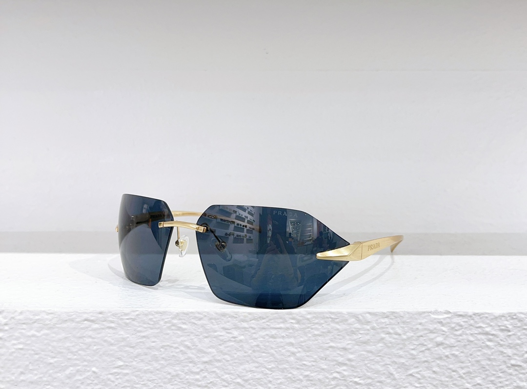 Pra*a Sunglasses