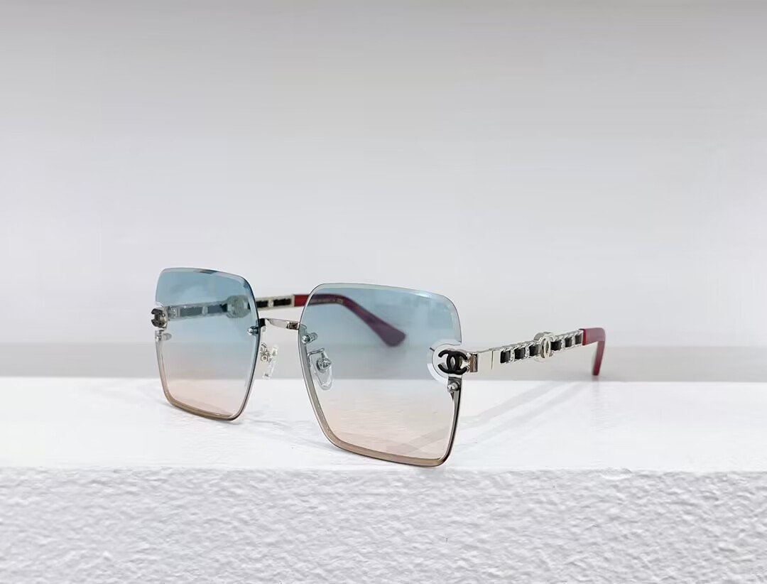 Ch**el sunglasses
