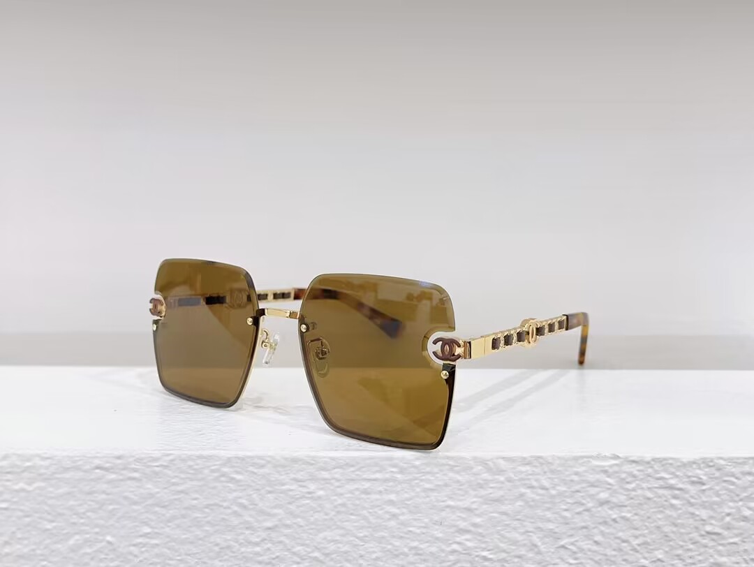 Ch**el sunglasses