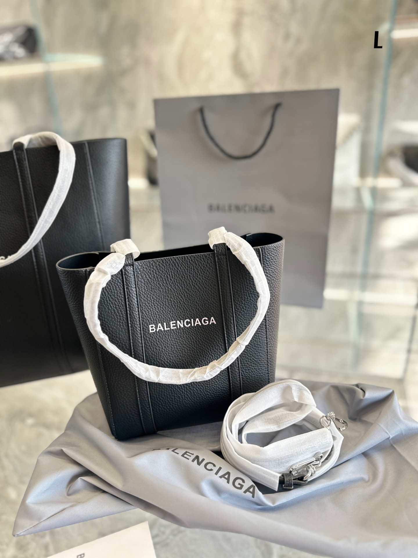 Ba1en*iagaTote Bag