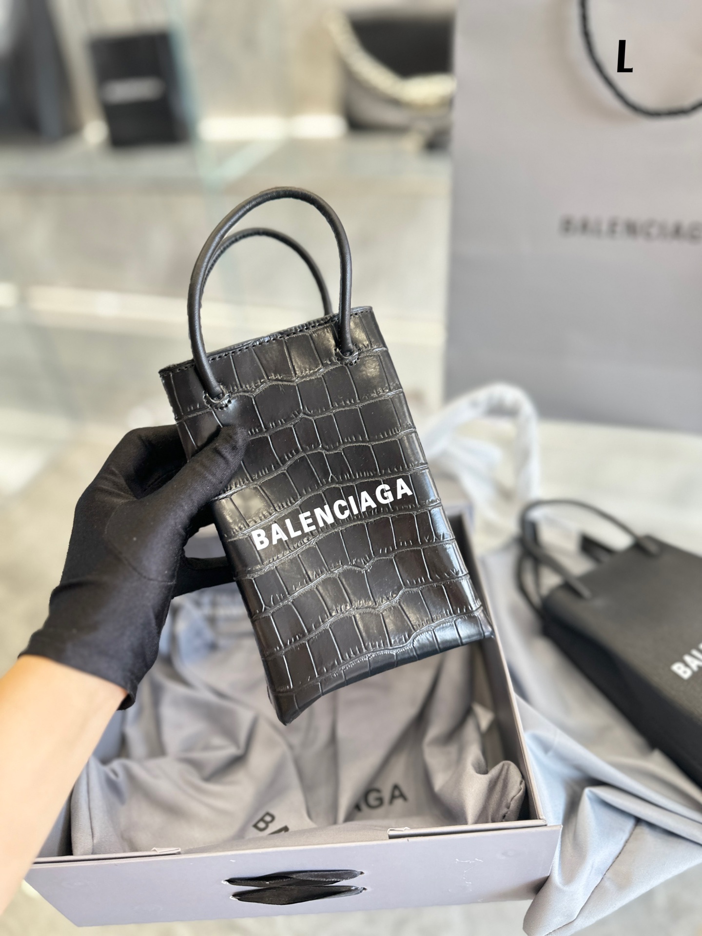 Ba1en*iaga Bag