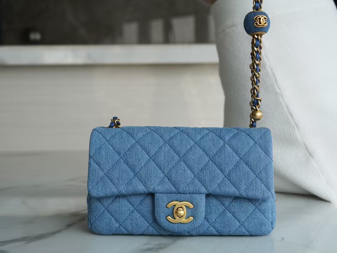 Ch**el bag