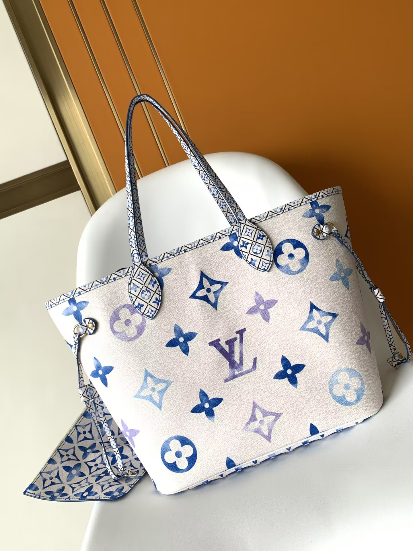 L0vis Vvtt0n Tote Bag