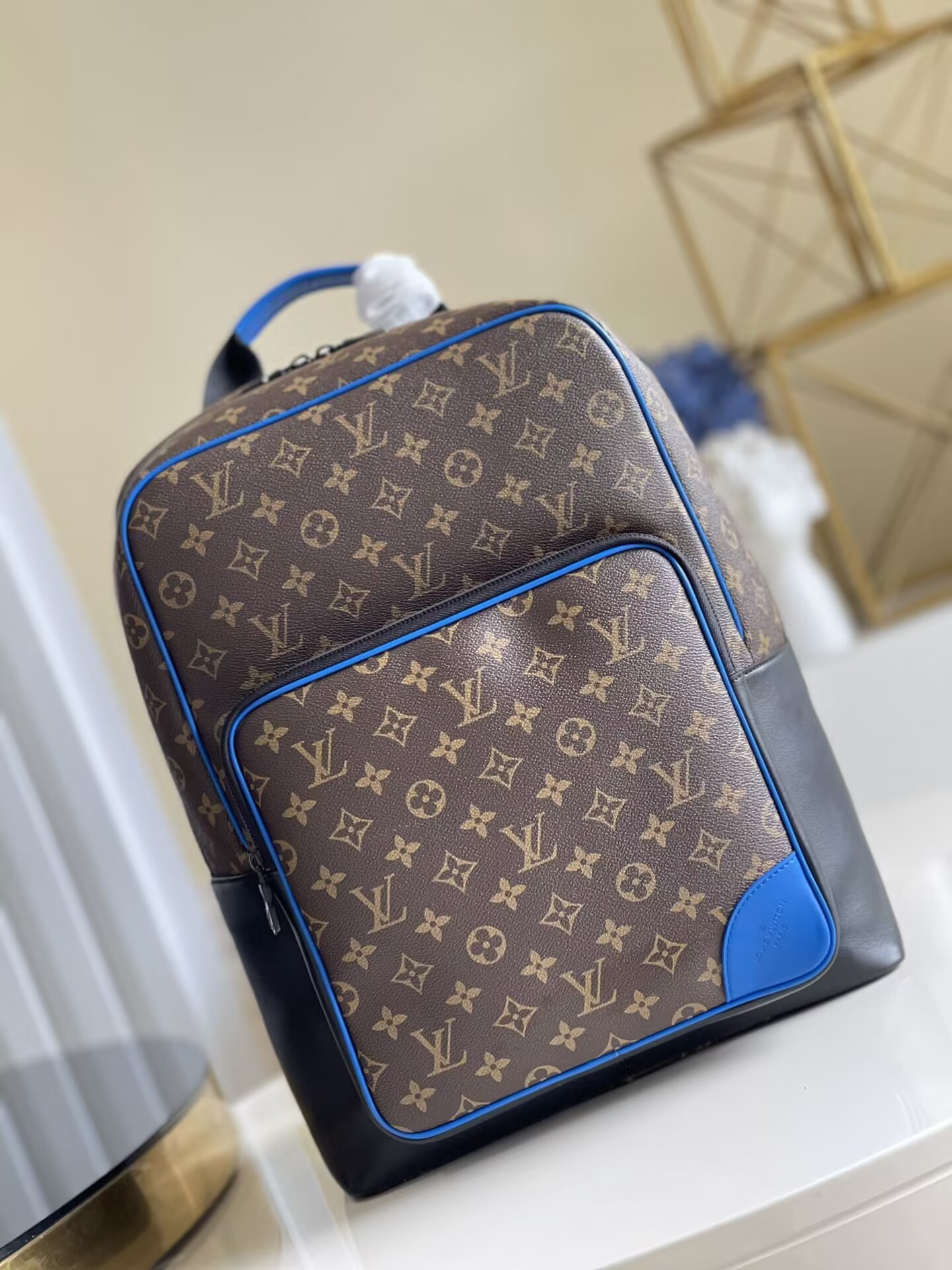 L0vis Vvtt0n Backpack