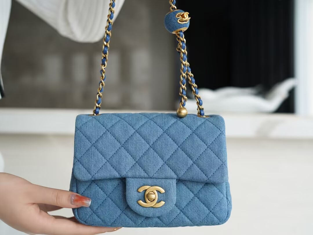 Ch**el bag