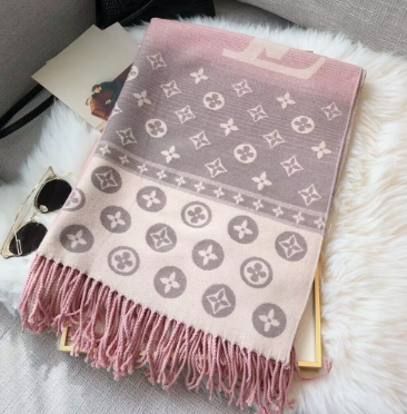 L0vis Vvtt0n Scarf