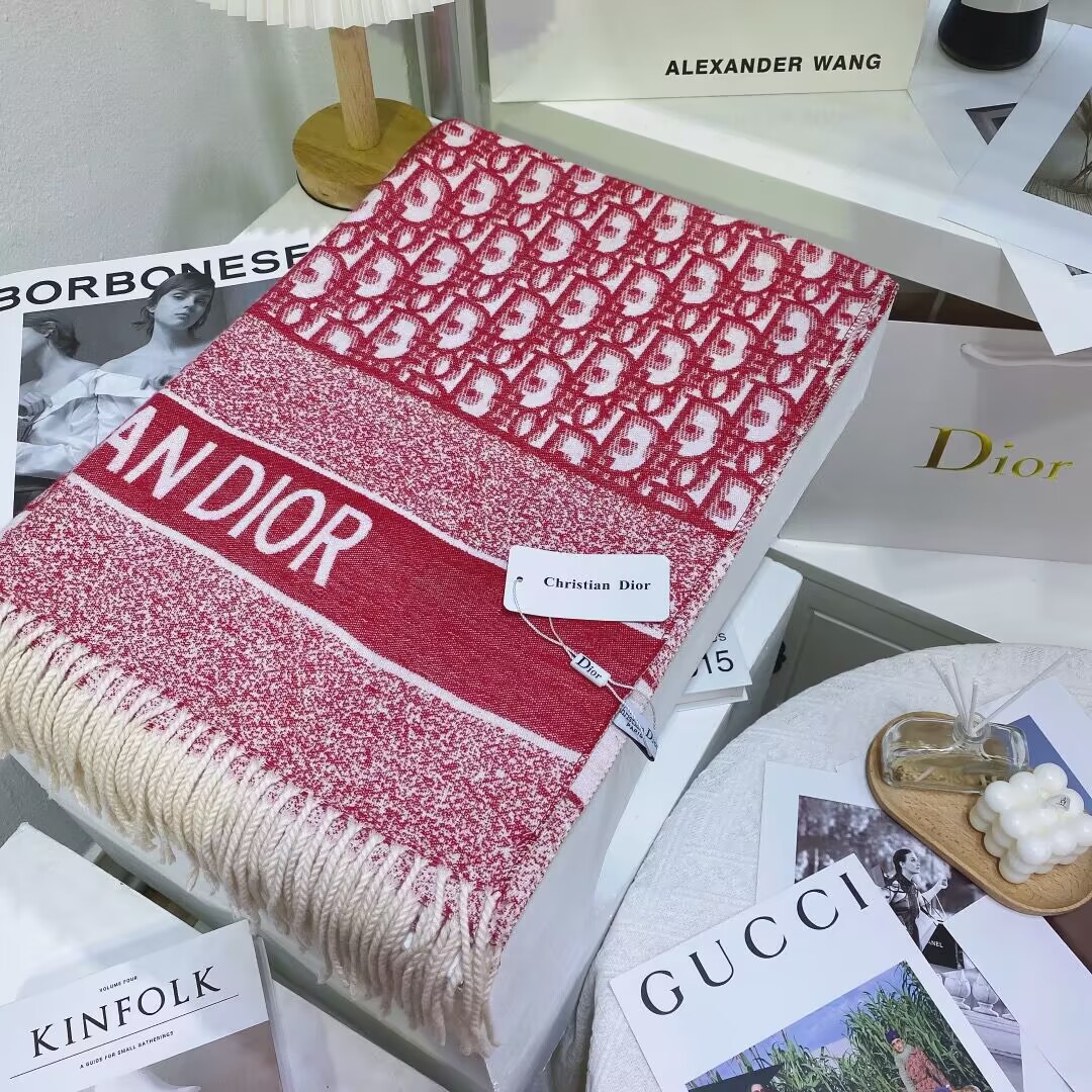 D10r Scarf