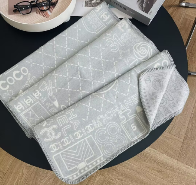 Ch**el Scarf