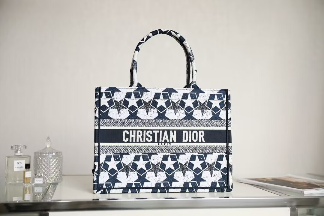 D10r Tote Bag