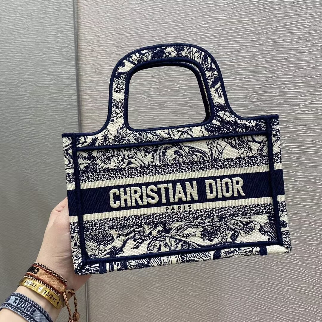D10r Tote Bag