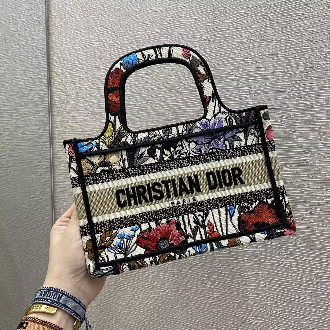D10r Tote Bag